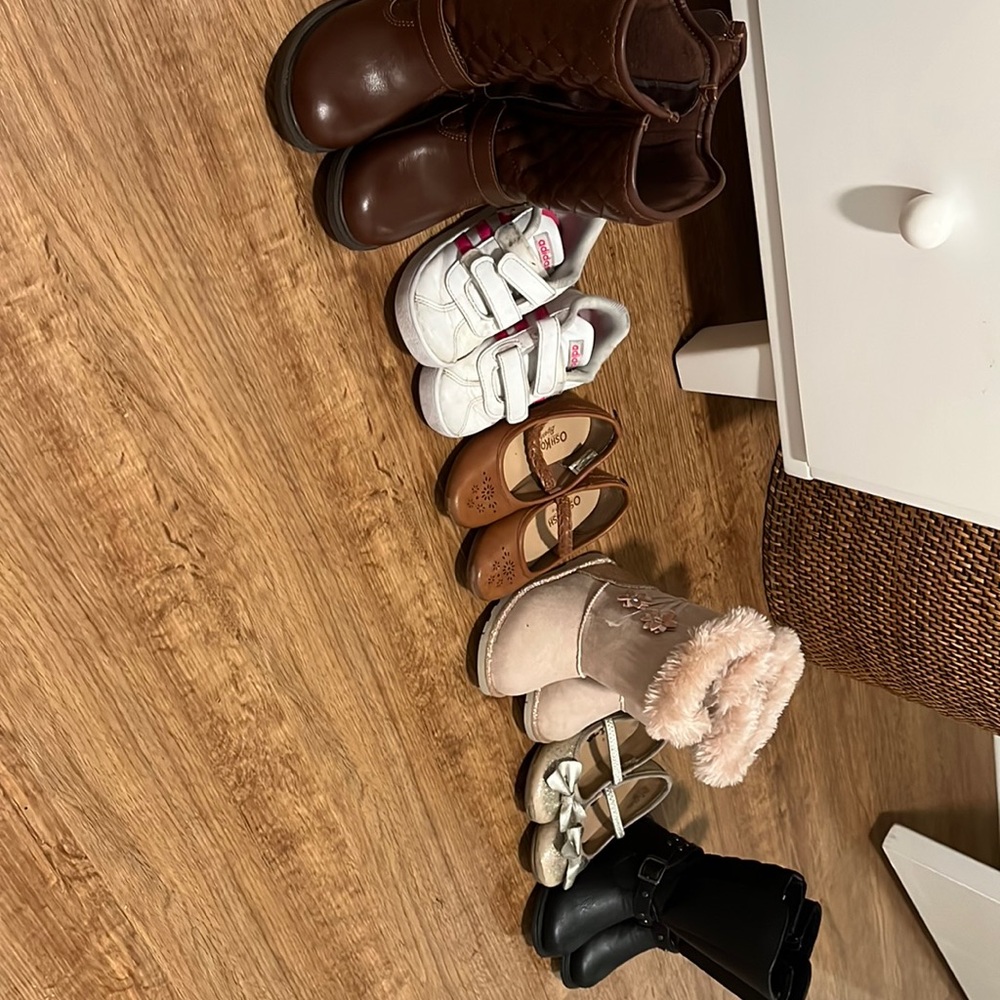 Six pairs of toddler shoes all size 7m